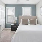 Modern Apartment In Prime Location Id8103X6