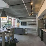 Holiday home Luxe + Modern Johnny Cash Inspired Executive Nashville