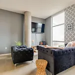 Longterm Just Across The River From Downtown- Fully Equipped For Long Term Holiday home