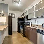 Longterm Just Across The River From Downtown- Fully Equipped For Long Term Holiday home Nashville