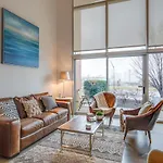 Two Story 2bd 2ba A Work Live Holiday home Nashville