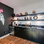 Dolly's Big House - 18 Beds Skydeck Views * Nashville