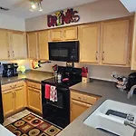 New Listing! Gorgeous Downtown Walk To On The River #3 4* Nashville