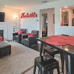 New Listing! Gorgeous Downtown Walk To On The River #3 4* Nashville