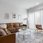 Apartment Trendy East Near Coffee Shops & Downtown *