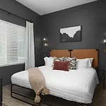 Chic East Nash - Walk To Restaurants Bars And Music Apartment *