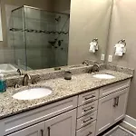 Holiday home Keys & Canvas East I Rooftop Hot Tub I 5 Mi To Broadway Nashville