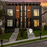 Holiday home Urban Oasis: Modern Luxury Near Downtown