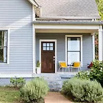 Cheerful House Near Coffee Food & Fenced-in Yard Holiday home Nashville