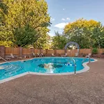 Famous Music Row 1 Bedroom With Free Parking And Pool Holiday home
