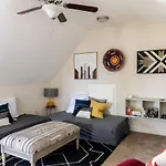 Cheerful House Near Coffee Food & Fenced-in Yard Holiday home Nashville