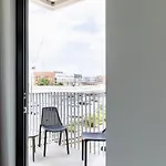 Luxury On The River 4 Beds 2.5 Bath, Walk To Downtown *