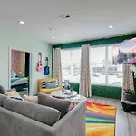 New 4 Bedroom Near Dt Walk To Restaurants Apartment