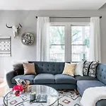 Holiday home Modern Boho Family House Near Shops In East