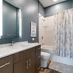 Modern, Music Row, Central, Pool, Gym * Nashville