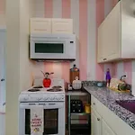 New 4 Bedroom Near Dt Walk To Restaurants Apartment *