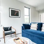Cozysuites Music Row Stunning 2Br -Free Parking 05
