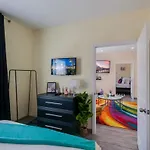 Apartment New 4 Bedroom Near Dt Walk To Restaurants *