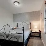 3 Bd 2 Bath Walking Distance To Nations *