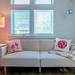 Disco Dollhouse - East + 2 8 Mi Downtown