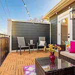 Holiday home Disco Dollhouse - East + 2 8 Mi Downtown