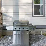 Holiday home The Maple House - Huge Backyard & Mins To Broadway *