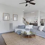 Holiday home The Maple House - Huge Backyard & Mins To Broadway Nashville