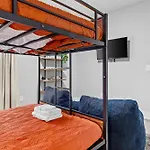 5 Mins To Dt ~gameroom ~ Balcony~sleeps 10~karaoke * Nashville