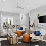 5 Mins To Dt ~gameroom ~ Balcony~sleeps 10~karaoke Holiday home Nashville