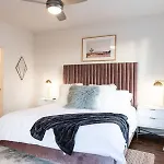 Luxe Hillsboro Village Homes For 24 With 4 Patios, Rooftops And Garage Parking, Gourmet Kitchens And Smart Tvs, Walk To Vanderbilt, Pancake Pantry And Fido, 24hr Hospitality, 10 Min To Broadway And The Parthenon Holiday home