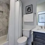 The Brooks House - 6 Mins To Broadway, Firepit Holiday home *
