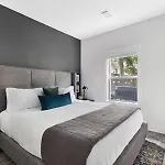 The Brooks House - 6 Mins To Broadway, Firepit Holiday home Nashville