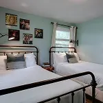 1-story Home, Fenced Yard, Grill, Firepit, Parking, Sleeps 10, Pet-friendly, Smart Tvs, 10 Mins To Nissan Stadium & Five Points, Cozy Bedrooms, Outdoor Fun, Perfect For Families & Groups Holiday home Nashville