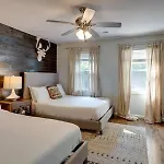 1-story Home, Fenced Yard, Grill, Firepit, Parking, Sleeps 10, Pet-friendly, Smart Tvs, 10 Mins To Nissan Stadium & Five Points, Cozy Bedrooms, Outdoor Fun, Perfect For Families & Groups Holiday home Nashville