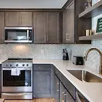 Modern East Retreat, Walk To Local Faves, Cozy Living Space, Smart Tvs & Fast Wifi, Full Kitchen, Garage & Workspace, Steps To Mas Tacos & Rosepepper, 10 Min To Broadway & Nissan Stadium, 24 Hr Hospitality Holiday home Nashville