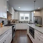 Weho Home, Geodis Park, Mini-golf, Arcade, 10min To Downtown! Sleeps 10! Holiday home Nashville