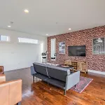 Jack Daniels House With Rooftop Golf, City Views! 8Min To Whiskey Row! Sleeps 10!