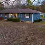 Music City Retreat Private Pool, Hot Tub, & Park
