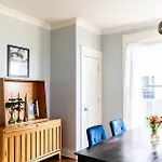 Cheerful House Near Coffee Food & Fenced-in Yard Holiday home *