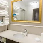 Hotel Hampton & Nashville-airport 3*