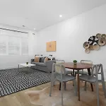 Near Downtown Broadway & Stadium With Free Parking Apartment