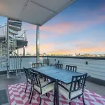 Dolly's Big House - 18 Beds Skydeck Views