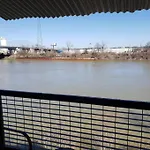 New Listing! Gorgeous Downtown Walk To On The River #3 Aparthotel 4*