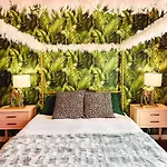 Dreaming With Dolly - Luxe Near Broadway Holiday home *