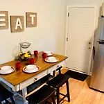 Holiday home Fairgrounds Playground - Weho - 1bd 1ba