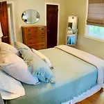 Holiday home Fairgrounds Playground - Weho - 1bd 1ba *