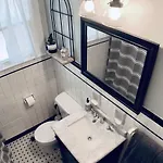Fairgrounds Playground - Weho - 1bd 1ba * Nashville