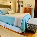 Holiday home Fairgrounds Playground - Weho - 1bd 1ba *