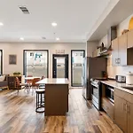 Modern, Music Row, Central, Pool, Gym *