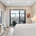 Holiday home Modern, Music Row, Central, Pool, Gym *